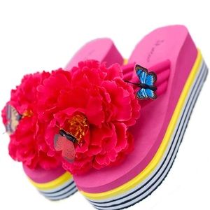 Gorgeous Fuchsia Flower Summer Wedge slides Sz 8